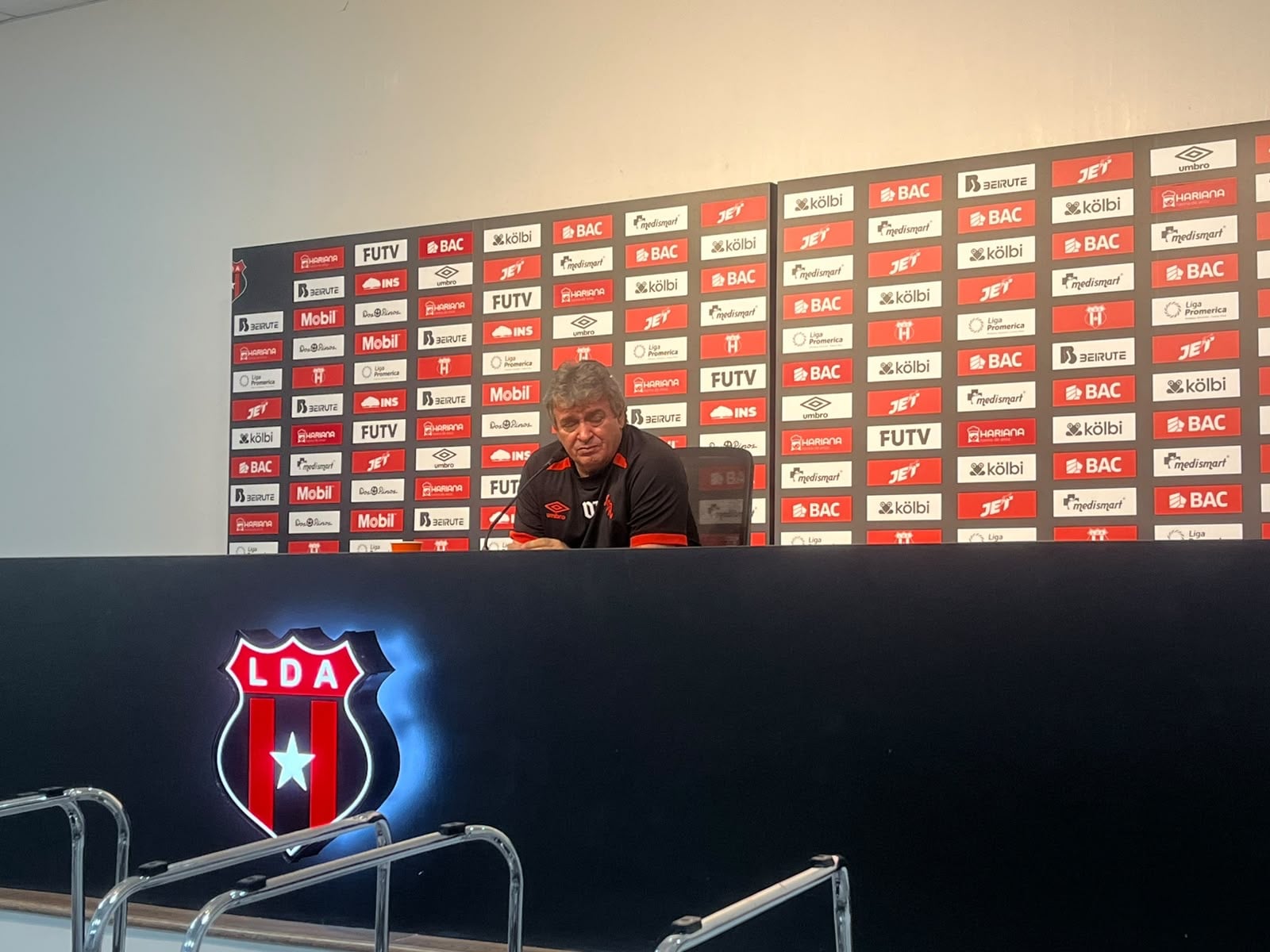 Óscar Ramírez: “Es un partido muy al límite”