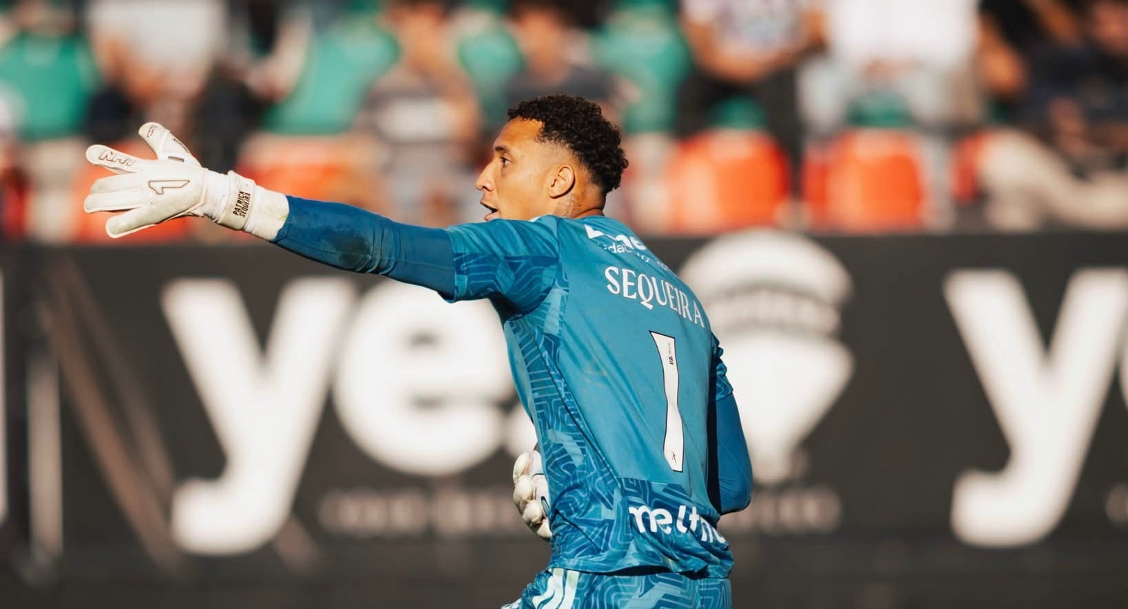 Patrick Sequeira salvó de goleada al Casa Pia… no de perder