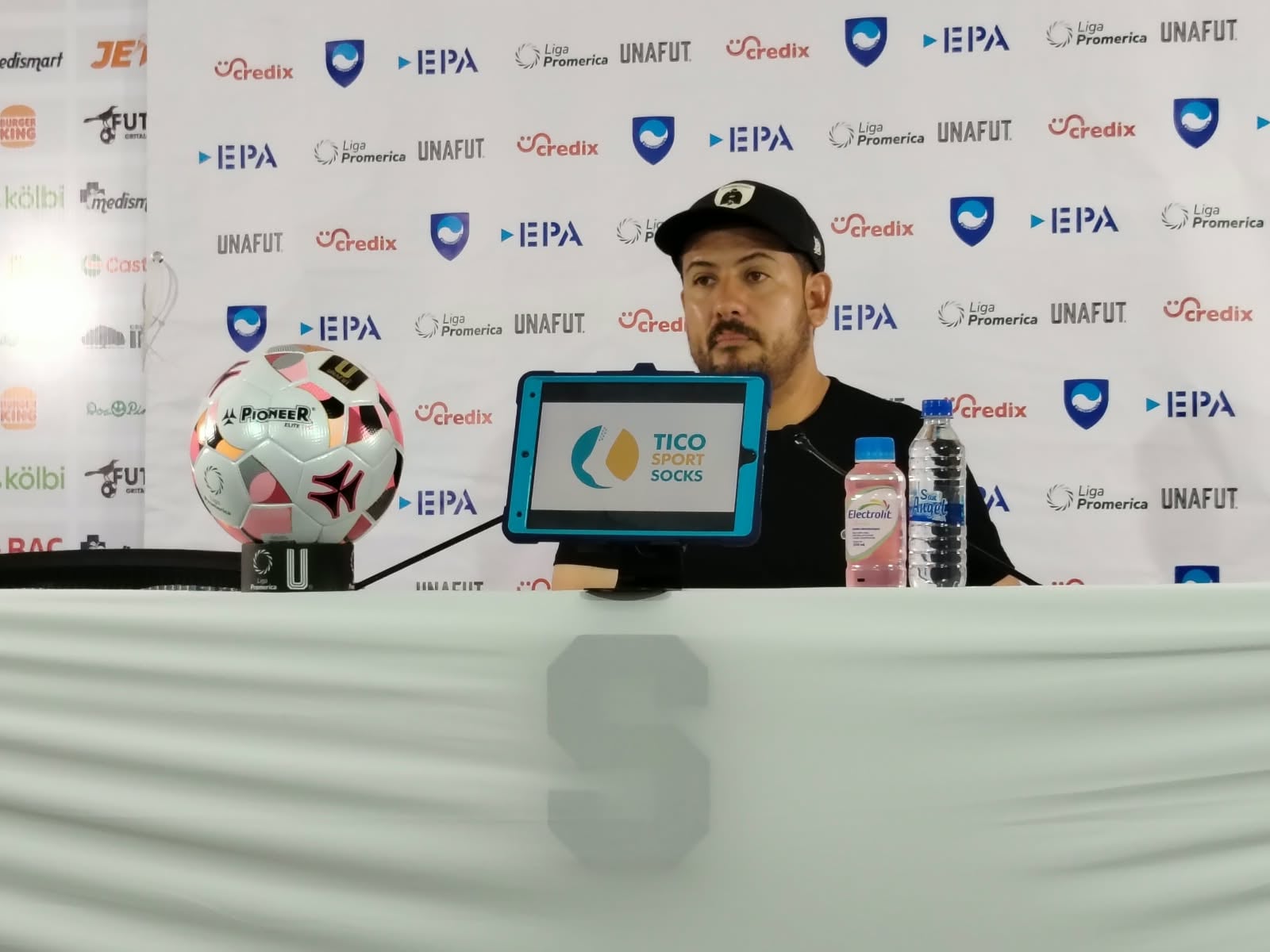 Para DT de Escorpiones, la goleada de Sporting «no refleja lo que pasó en cancha»
