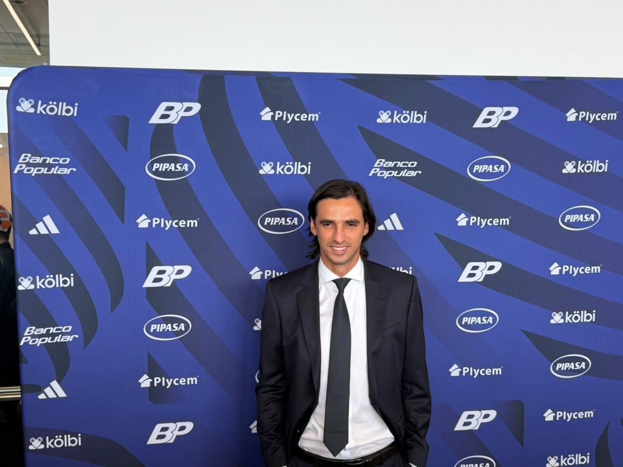 Bryan Ruiz quiere jugadores que entiendan «lo que es estar en la selección»