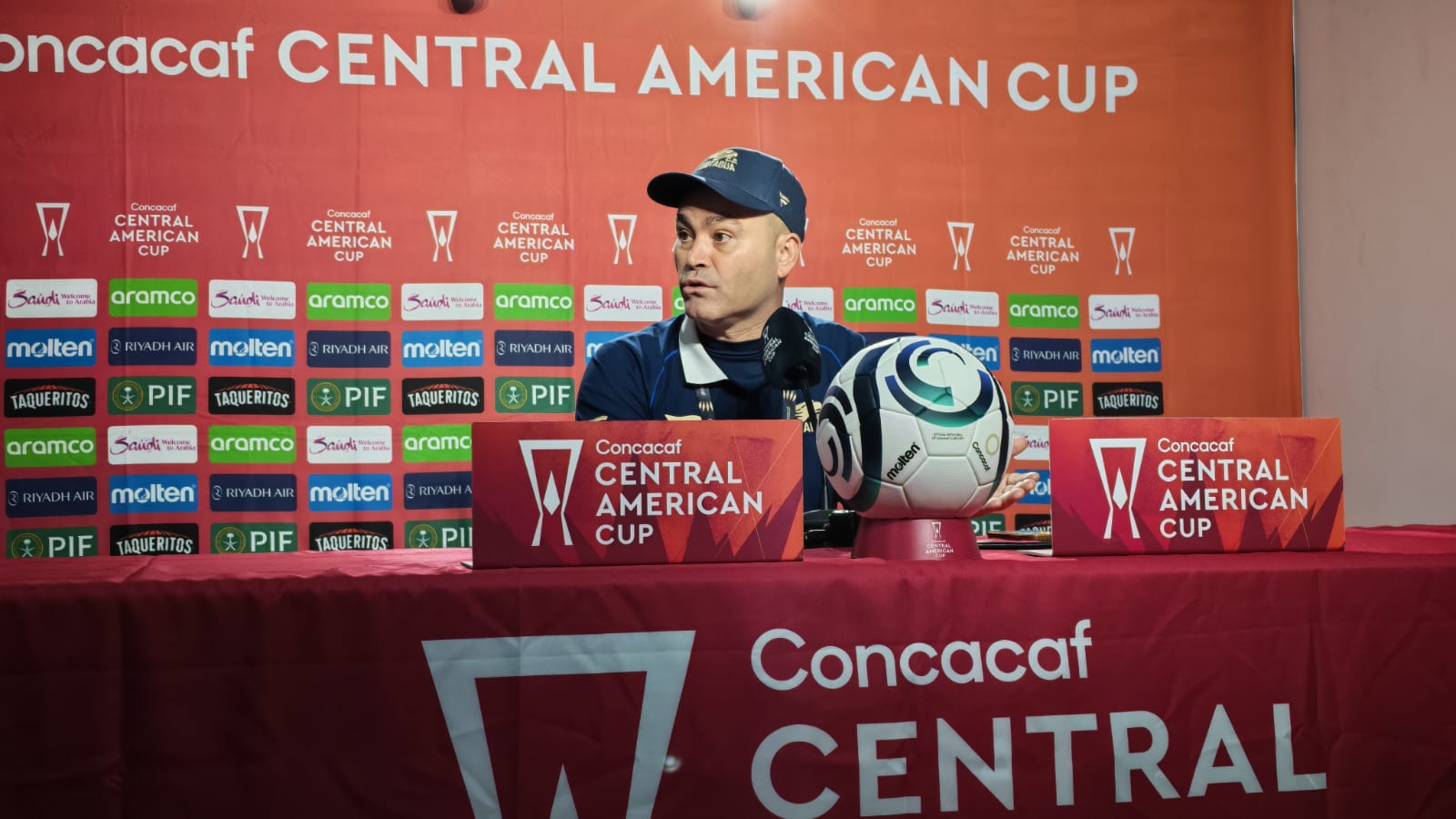 Javier López tacha a jugadores de la Liga de ser «malos ganadores»