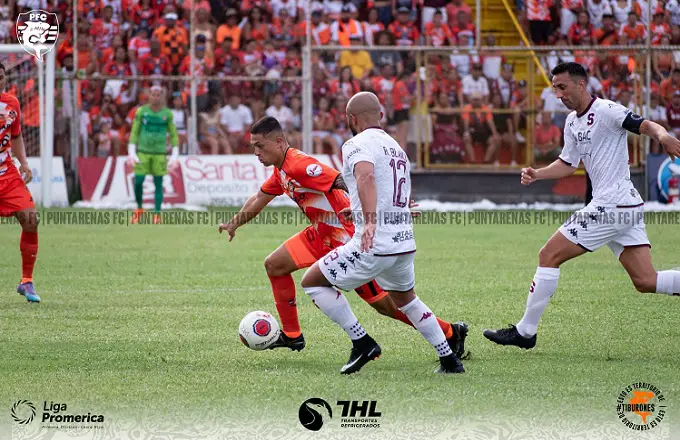 Saprissa conquista la 'Olla Mágica' y le arrebata a Puntarenas FC el  liderato del grupo B